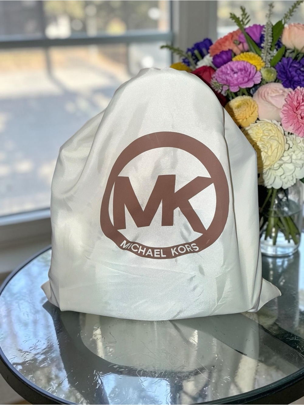 Michael Kors White and Blue Ombre Leather Tote with dustbag and Pom Pom NWOT - Picture 3 of 15